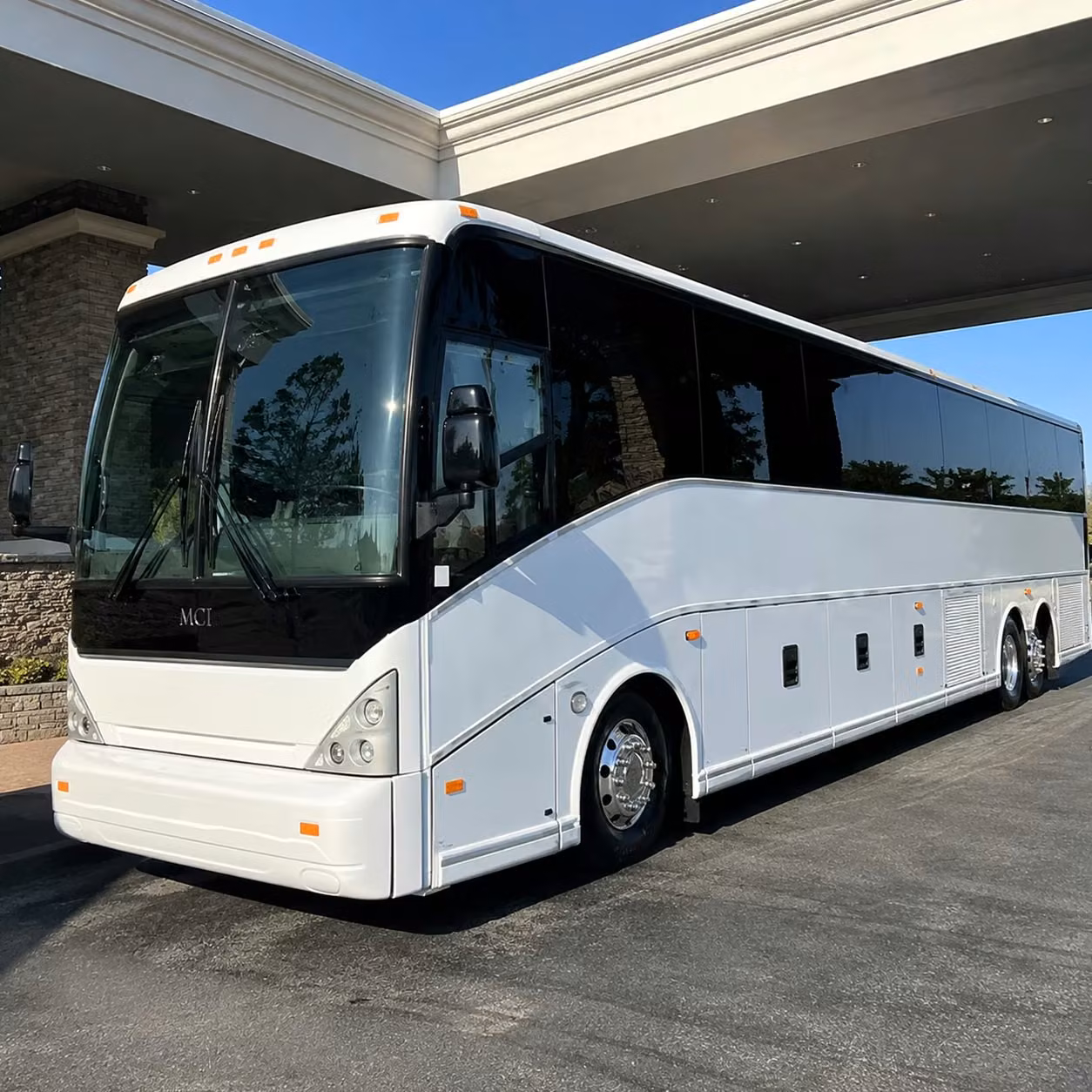 miami gardens corporate groups rely on private airport shuttles for a reason