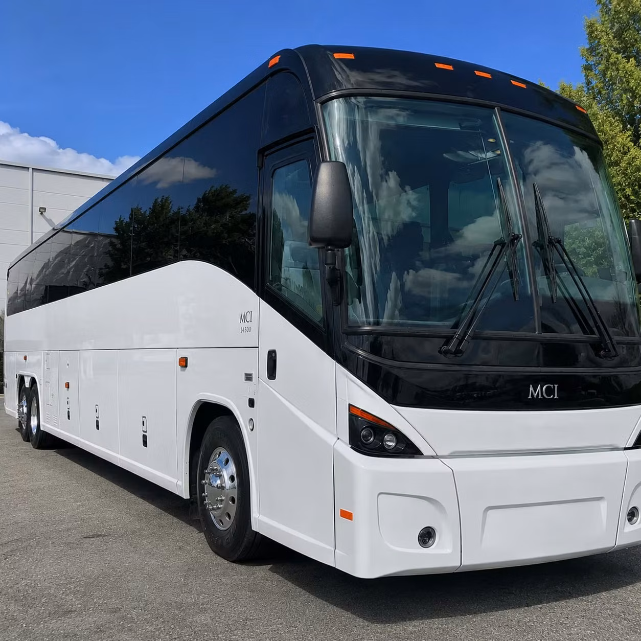 shuttle bus rentals for miami gardens corporate campuses distribution centers and event venues